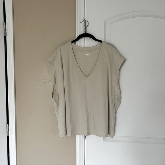 Old Navy Tops - ‘Old Navy Sleeveless Top